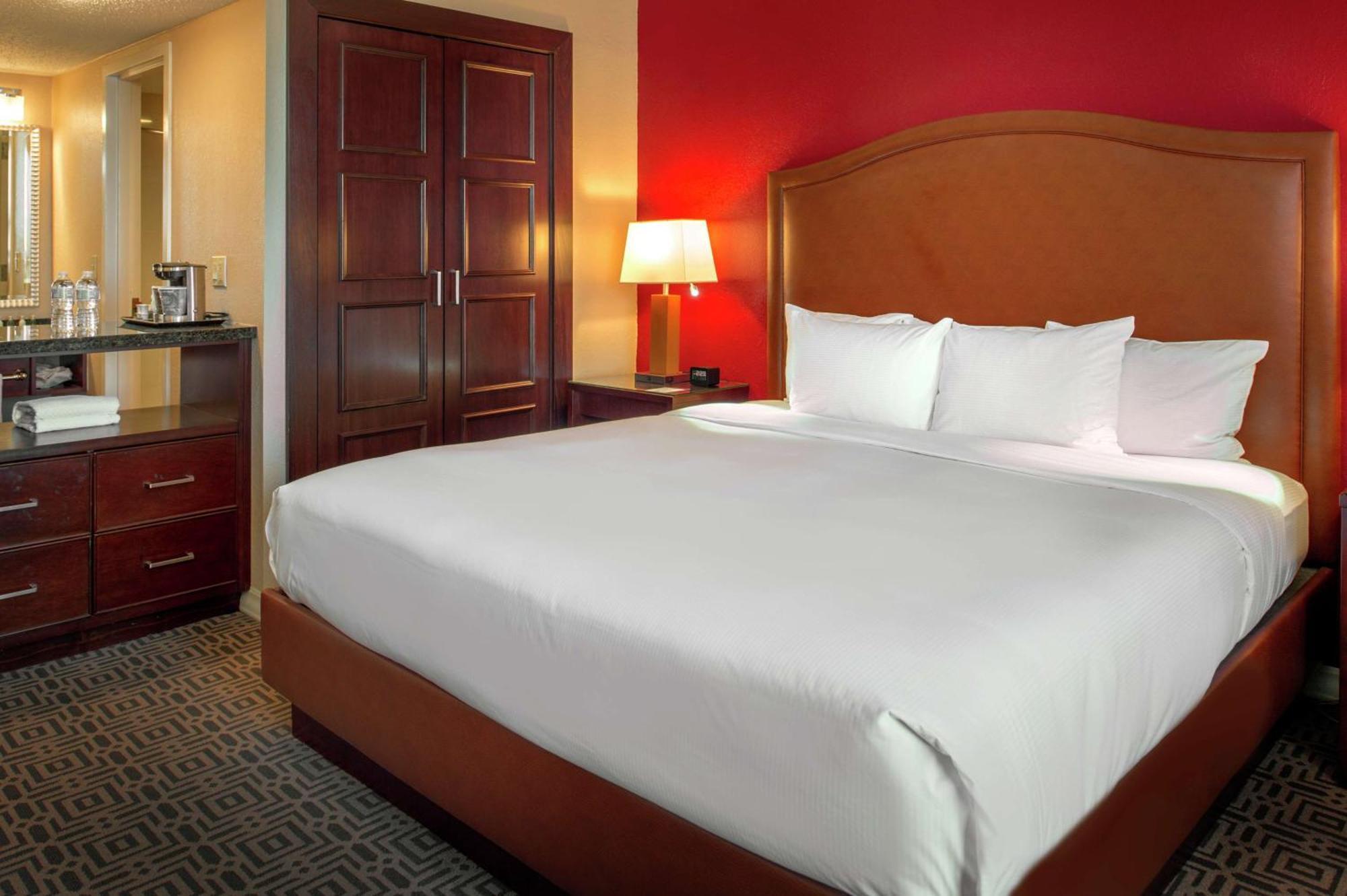 Doubletree By Hilton Hotel St. Louis - Chesterfield Exterior photo