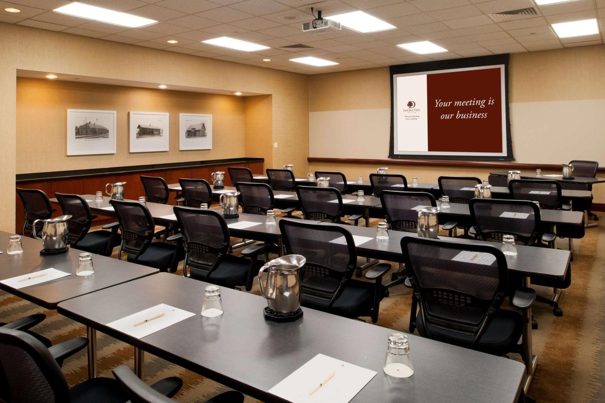 Doubletree By Hilton Hotel St. Louis - Chesterfield Exterior photo