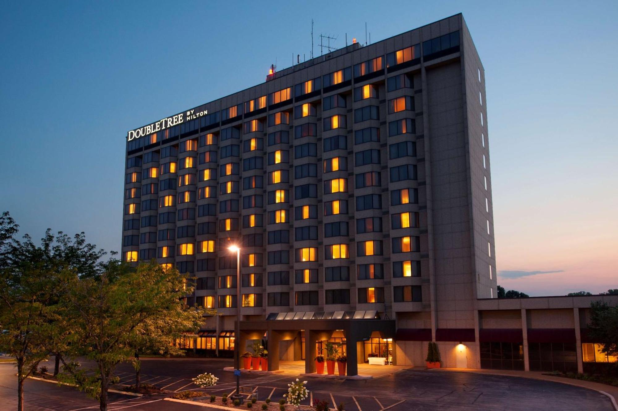 Doubletree By Hilton Hotel St. Louis - Chesterfield Exterior photo