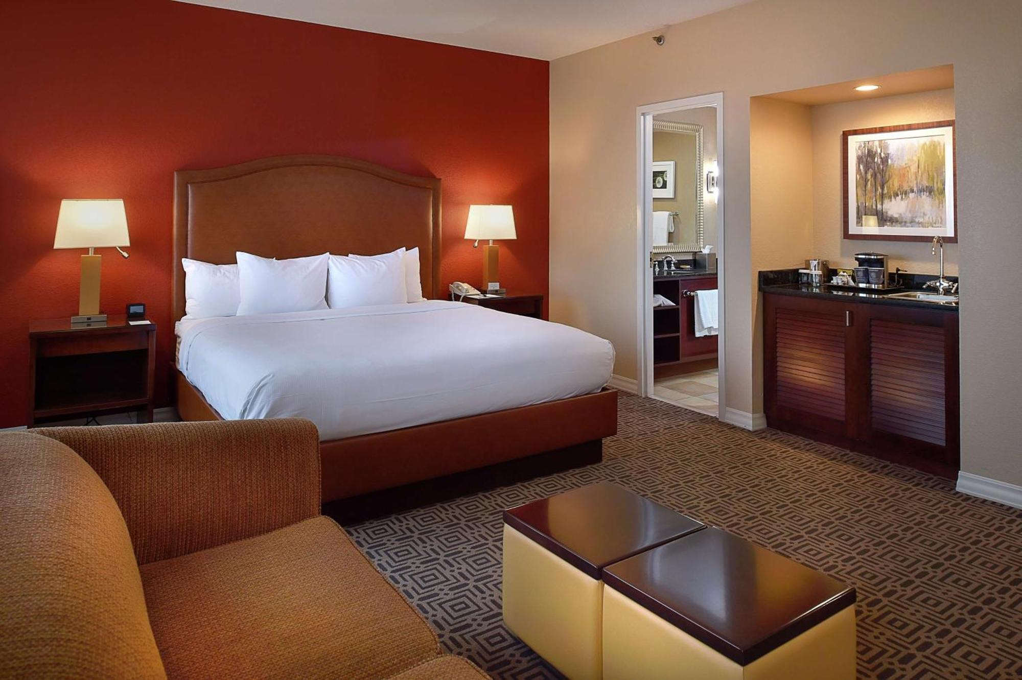 Doubletree By Hilton Hotel St. Louis - Chesterfield Exterior photo