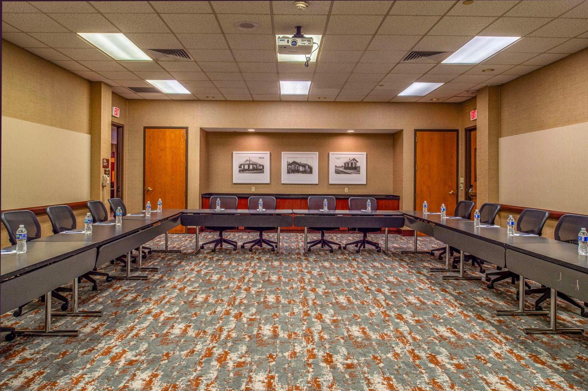 Doubletree By Hilton Hotel St. Louis - Chesterfield Exterior photo