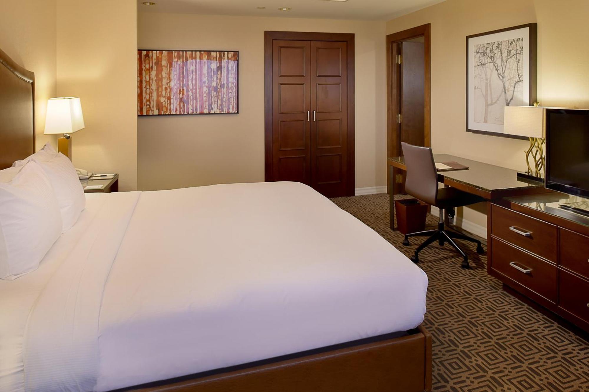 Doubletree By Hilton Hotel St. Louis - Chesterfield Exterior photo