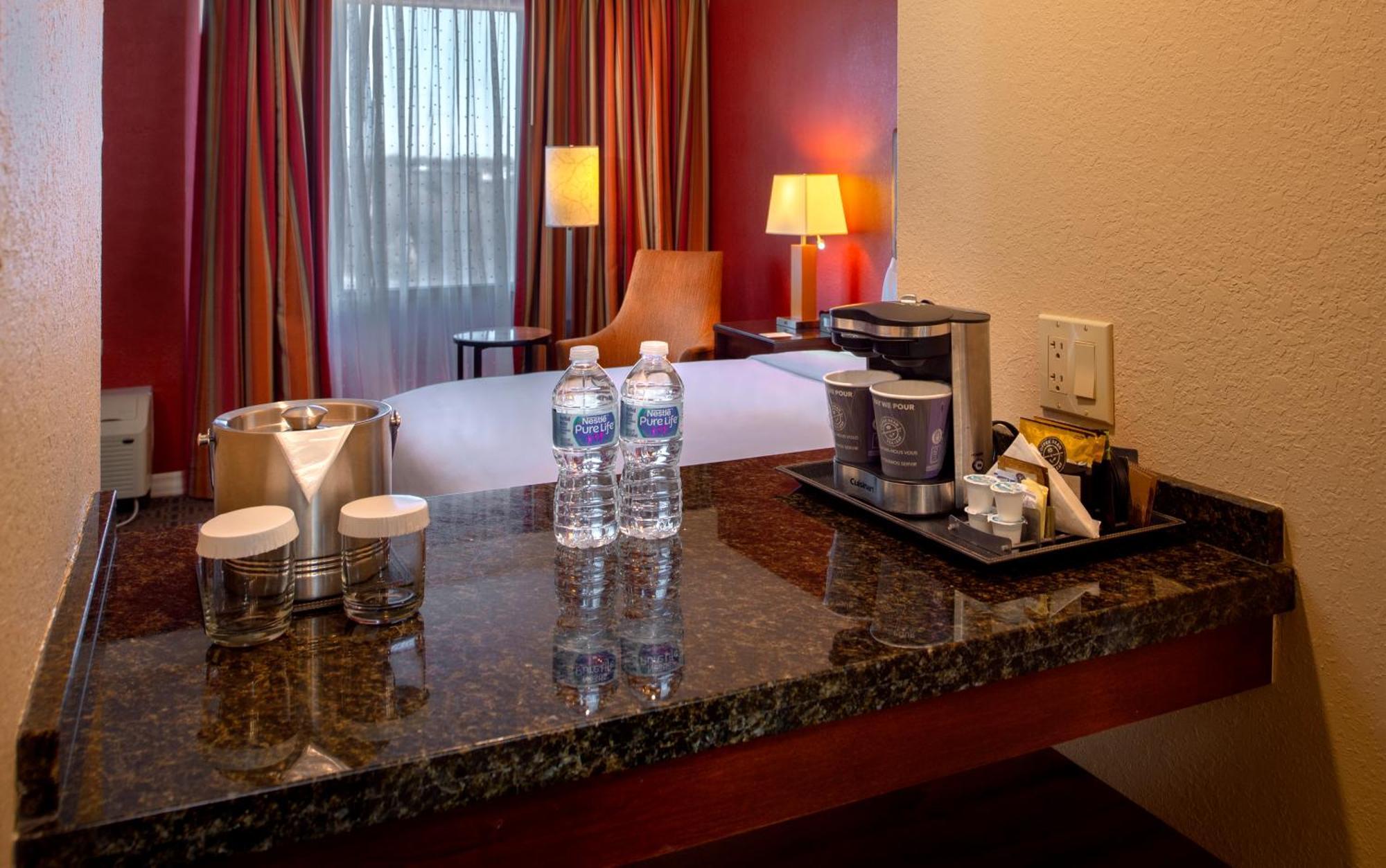 Doubletree By Hilton Hotel St. Louis - Chesterfield Exterior photo
