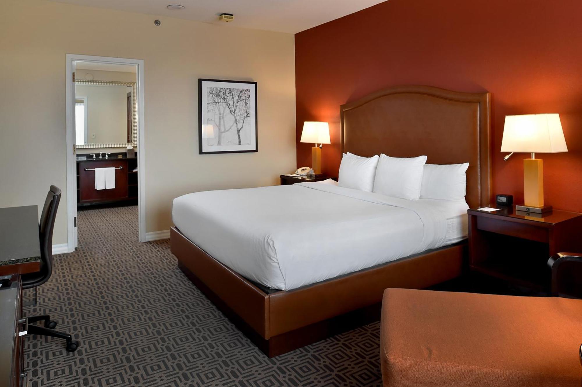 Doubletree By Hilton Hotel St. Louis - Chesterfield Exterior photo